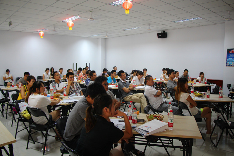 新鄉(xiāng)網(wǎng)站客服部“客服服務咨詢?nèi)铡W(wǎng)營銷”會議報道